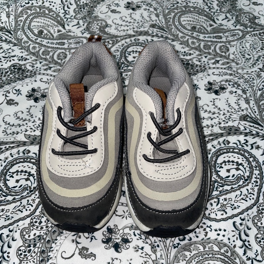 Oshkosh B gosh toddler boy shoes Size7